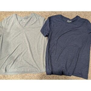 Lot Of 2 Natural Reflections Women's V-Neck T-Shirts Gray And Navy Size Large